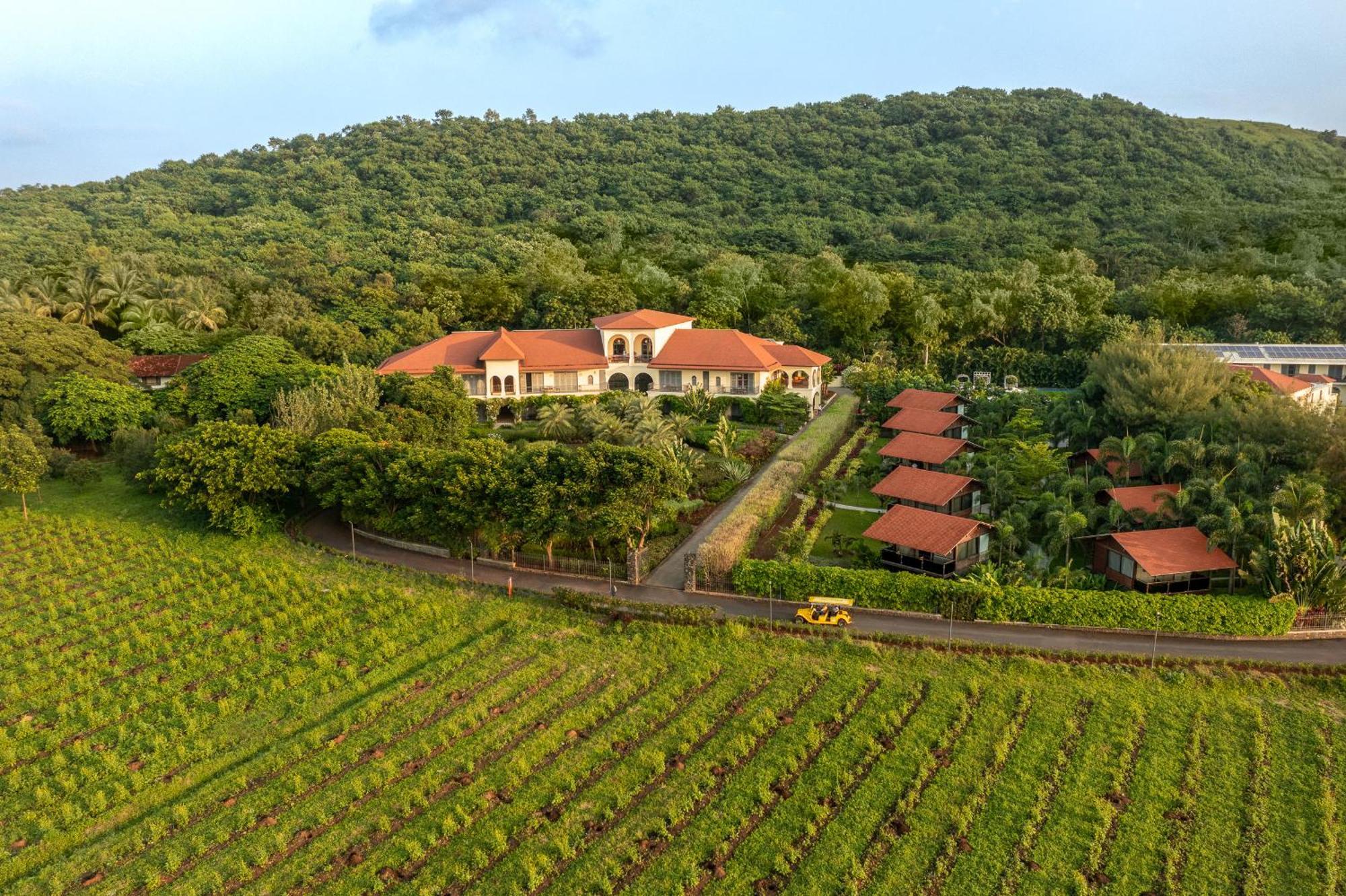 The Source At Sula Hotell Nashik Exteriör bild